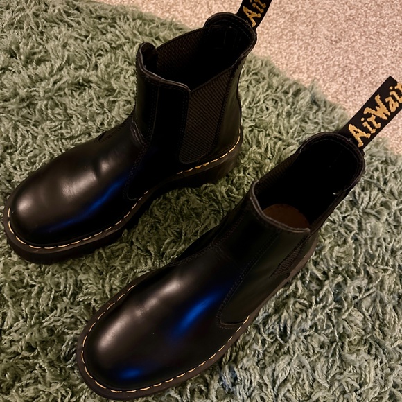 Dr. Martens 2976 Smooth Leather Platform Chelsea Boots Women’s Size 8 - Picture 8 of 10